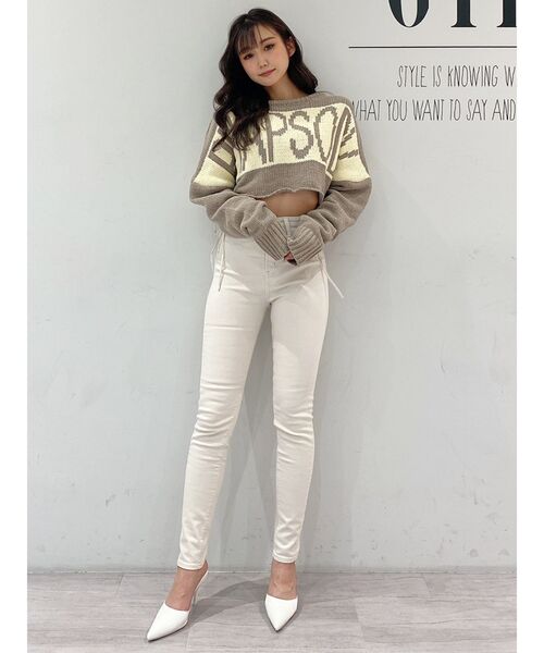 GYDA(ジェイダ)の「ミドルウエストサイドレースアップデザイン デニムパンツ(デニムパンツ・レディース・アイボリー/ライトブルー・X-SMALL/SMALL/MEDIUM)」の4枚目の写真