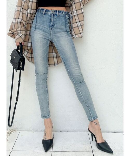 GYDA(ジェイダ)の「ミドルウエストサイドレースアップデザイン デニムパンツ(デニムパンツ・レディース・アイボリー/ライトブルー・X-SMALL/SMALL/MEDIUM)」の18枚目の写真
