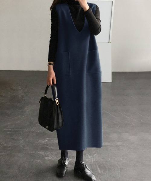 Doux Belle（ドゥーベル）の「切りっぱなし深Vネックジャンパースカート（ジャンパースカート・レディース・ベージュ/ブラウン/ライトグレー/カーキ/ダークグレー/ネイビー・MEDIUM/SMALL）」の6枚目の写真