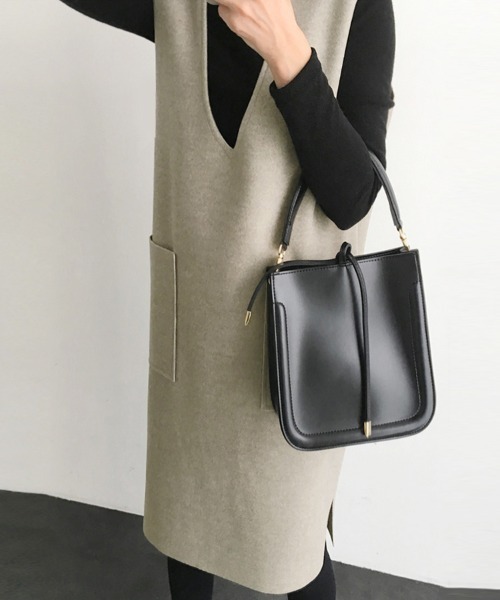 Doux Belle（ドゥーベル）の「切りっぱなし深Vネックジャンパースカート（ジャンパースカート・レディース・ベージュ/ブラウン/ライトグレー/カーキ/ダークグレー/ネイビー・MEDIUM/SMALL）」の7枚目の写真