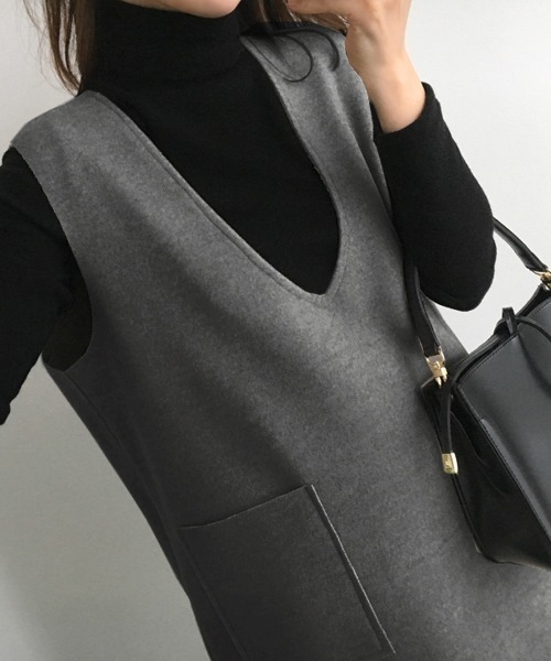 Doux Belle（ドゥーベル）の「切りっぱなし深Vネックジャンパースカート（ジャンパースカート・レディース・ベージュ/ブラウン/ライトグレー/カーキ/ダークグレー/ネイビー・MEDIUM/SMALL）」の12枚目の写真