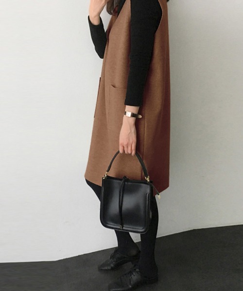 Doux Belle（ドゥーベル）の「切りっぱなし深Vネックジャンパースカート（ジャンパースカート・レディース・ベージュ/ブラウン/ライトグレー/カーキ/ダークグレー/ネイビー・MEDIUM/SMALL）」の20枚目の写真