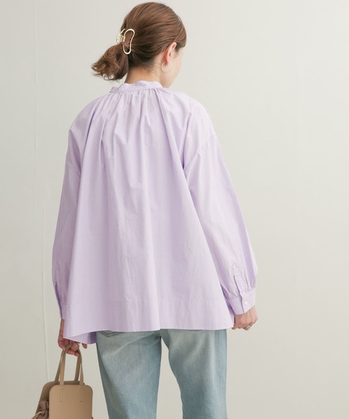 URBAN RESEARCH DOORS（アーバンリサーチドアーズ）の「コットンロングスリーブギャザーブラウス（シャツ/ブラウス・レディース・ライトブルー/オフホワイト/ラベンダー・1）」の6枚目の写真
