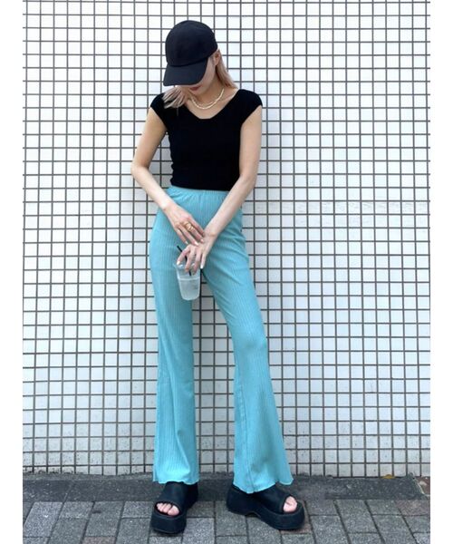 EMODA（エモダ）の「プリーツリラックスパンツ（その他パンツ・レディース・ブラック/ブラウン/ライム/ブルー・FREE）」の6枚目の写真