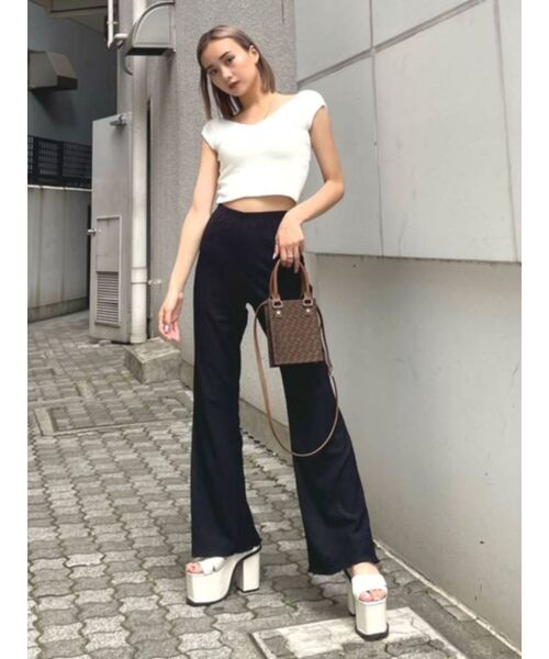 EMODA（エモダ）の「プリーツリラックスパンツ（その他パンツ・レディース・ブラック/ブラウン/ライム/ブルー・FREE）」の15枚目の写真