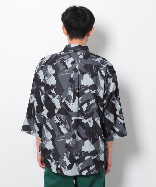 LAKOLE（ラコレ）の「プリントクロップドスリーブシャツ / 263883（シャツ/ブラウス・メンズ・グレー/グリーン/ブラック/ネイビー・LARGE/MEDIUM）」の8枚目の写真