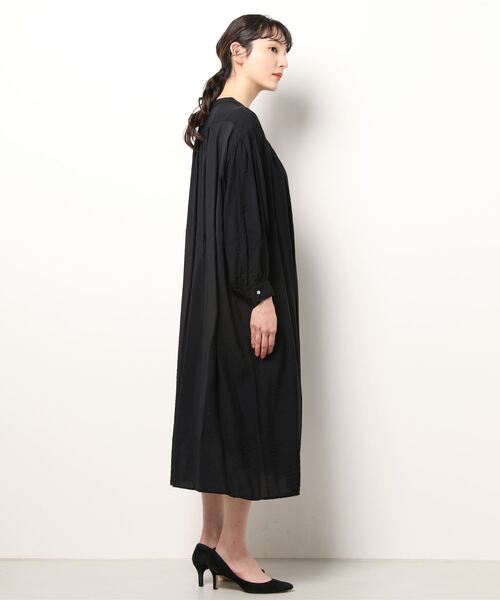 PICCIN（ピッチン）の「ノーカラーギャザーワンピース（ワンピース・レディース・ピンク/ブラック/ブルー・M）」の5枚目の写真