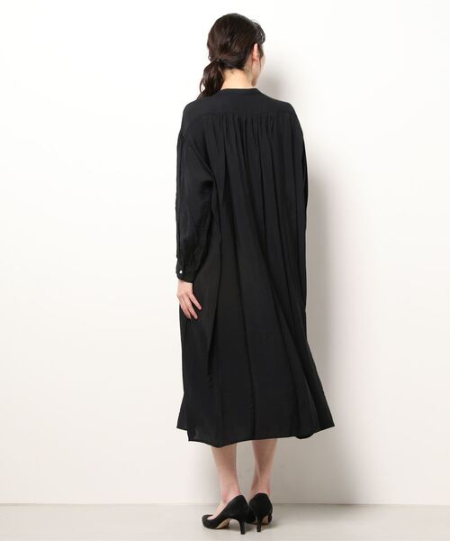 PICCIN（ピッチン）の「ノーカラーギャザーワンピース（ワンピース・レディース・ピンク/ブラック/ブルー・M）」の4枚目の写真