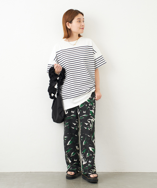 JOURNAL STANDARD（ジャーナルスタンダード）の「パネルボーダーTシャツ（Tシャツ/カットソー・レディース・ブラック/グリーン/ネイビー系1/ブルー系1・FREE）」の9枚目の写真