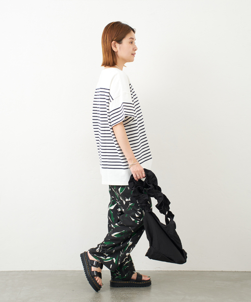 JOURNAL STANDARD（ジャーナルスタンダード）の「パネルボーダーTシャツ（Tシャツ/カットソー・レディース・ブラック/グリーン/ネイビー系1/ブルー系1・FREE）」の5枚目の写真