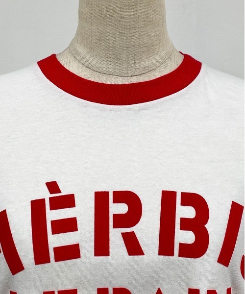 PICCIN（ピッチン）の「HERBISイタリアンフロッキーリンガーカラーTシャツ（Tシャツ/カットソー・レディース・ブラック/レッド・M）」の8枚目の写真