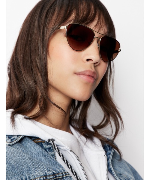 ARMANI EXCHANGE(アルマーニエクスチェンジ)の「【A|X アルマーニ エクスチェンジ】サングラス_AX2042S.L/611013.L(サングラス・レディース・その他・FREE)」の4枚目の写真