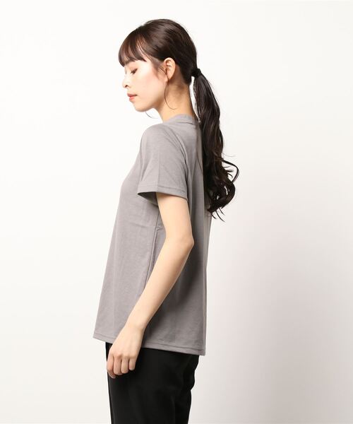 Samansa Mos2 blue（サマンサモスモスブルー）の「ハイネックプチロゴＴシャツ（Tシャツ/カットソー・レディース・オフホワイト/モカ/チャコール・ﾌﾘ-）」の4枚目の写真