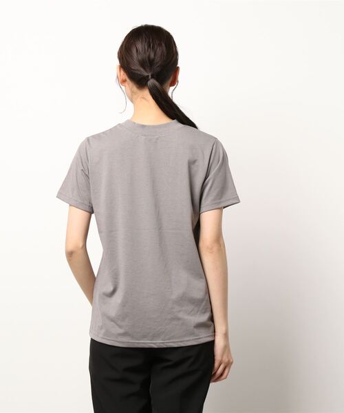 Samansa Mos2 blue（サマンサモスモスブルー）の「ハイネックプチロゴＴシャツ（Tシャツ/カットソー・レディース・オフホワイト/モカ/チャコール・ﾌﾘ-）」の5枚目の写真