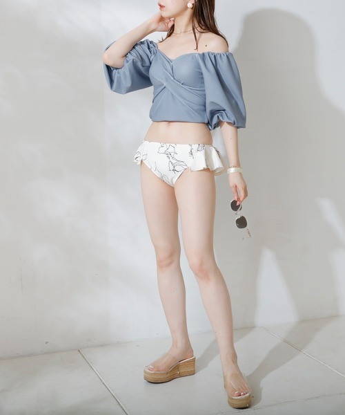 Chico（チコ）の「【水着/トップス/WEB限定】Back開きねじりパフスリーブトップス（水着・レディース・ホワイト/ブラック/ブルー/ホワイト系その他2・FREE）」の20枚目の写真