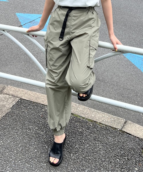 one way（ワンウェイ）の「ナイロンカーゴパンツ（カーゴパンツ・レディース・パープル/ダークグリーン/ホワイト/ブラック/レッド・FREE）」の4枚目の写真