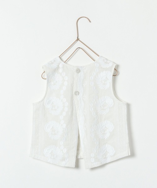 LOWRYS FARM（ローリーズファーム）の「シシュウ２ＷＡＹベスト　276595（ベスト・キッズ・ブラック/オフホワイト・110cm/120cm/130cm/140cm/150cm）」の5枚目の写真