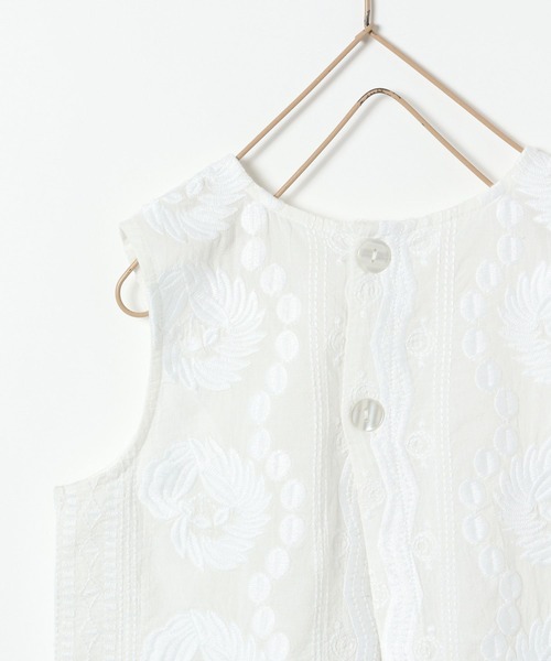 LOWRYS FARM（ローリーズファーム）の「シシュウ２ＷＡＹベスト　276595（ベスト・キッズ・ブラック/オフホワイト・110cm/120cm/130cm/140cm/150cm）」の8枚目の写真