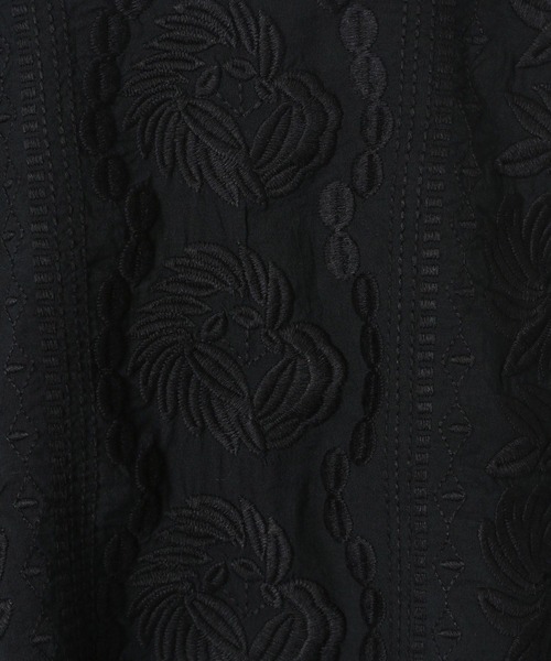 LOWRYS FARM（ローリーズファーム）の「シシュウ２ＷＡＹベスト　276595（ベスト・キッズ・ブラック/オフホワイト・110cm/120cm/130cm/140cm/150cm）」の4枚目の写真