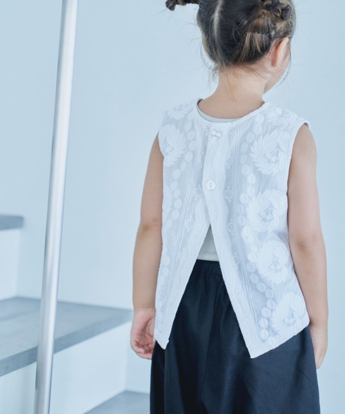 LOWRYS FARM（ローリーズファーム）の「シシュウ２ＷＡＹベスト　276595（ベスト・キッズ・ブラック/オフホワイト・110cm/120cm/130cm/140cm/150cm）」の16枚目の写真