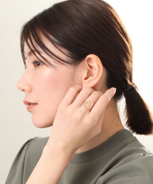 COCOSHNIK(ココシュニック)の「K10オーバルシェイプ オープンリング(リング・レディース・ホワイト系その他7・12号/14号/10号)」の10枚目の写真