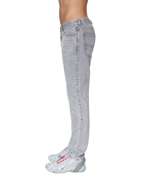 DIESEL（ディーゼル）の「メンズ 22FW デニムパンツ 1995 スリムフィット（デニムパンツ・メンズ・グレー・26inch/28inch/34inch/32inch/30inch/36inch）」の4枚目の写真