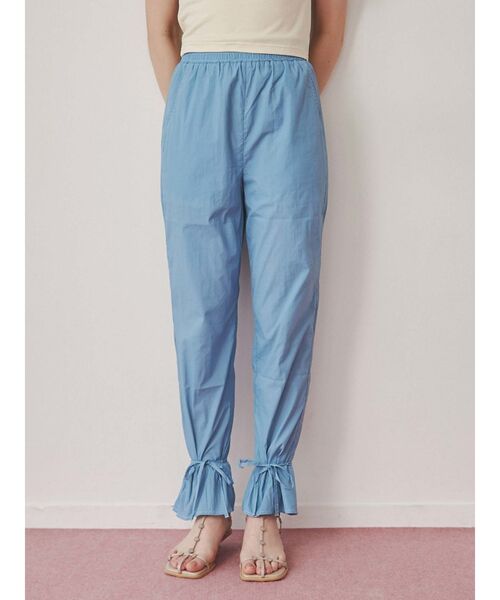 merry jenny(メリージェニー)の「カラーナイロンギャザーフレアパンツ(スラックス・レディース・ピンク/オレンジ/イエロー/ブルー・FREE)」の2枚目の写真