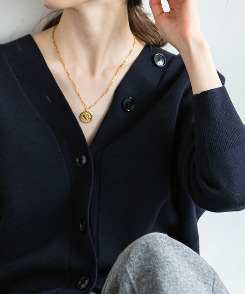 Noble(ノーブル)の「《追加》Vネックドルマンカーディガン(カーディガン/ボレロ・レディース・ベージュ/ネイビー/ブラウン/イエロー・FREE)」の13枚目の写真