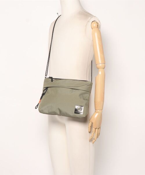 Mammut(マムート)の「《 MAMMUT 》Xeron Sacoche(ショルダーバッグ・レディース・ベージュ/ブラック/グレー/ライトベージュ/グリーン・FREE)」の9枚目の写真