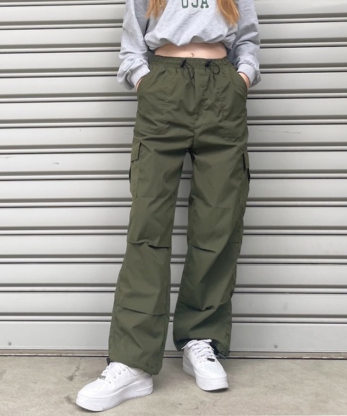 shopnikoniko(ショップニコニコ)の「バルーンシルエット イージー カーゴパンツ ワイド 韓国(カーゴパンツ・レディース・ブラック/カーキ/ホワイト/ピンク/グリーン/ブラック系その他/ブルー/カーキ系/ダークグレー/ブルー系その他/ブルー系その他2/アイボリー/カーキ系1/ベージュ・フリー)」の9枚目の写真
