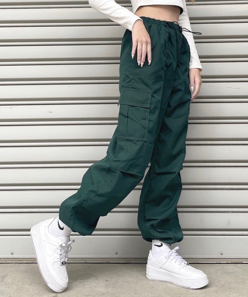 shopnikoniko(ショップニコニコ)の「バルーンシルエット イージー カーゴパンツ ワイド 韓国(カーゴパンツ・レディース・ブラック/カーキ/ホワイト/ピンク/グリーン/ブラック系その他/ブルー/カーキ系/ダークグレー/ブルー系その他/ブルー系その他2/アイボリー/カーキ系1/ベージュ・フリー)」の8枚目の写真