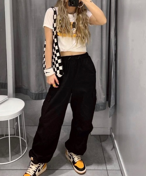 shopnikoniko(ショップニコニコ)の「バルーンシルエット イージー カーゴパンツ ワイド 韓国(カーゴパンツ・レディース・ブラック/カーキ/ホワイト/ピンク/グリーン/ブラック系その他/ブルー/カーキ系/ダークグレー/ブルー系その他/ブルー系その他2/アイボリー/カーキ系1/ベージュ・フリー)」の16枚目の写真