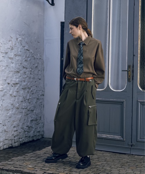 shiki tokyo(シキトウキョウ)の「M-90 Military Wide Cargo Pants / M-90 ミリタリーワイドカーゴパンツ(カーゴパンツ・メンズ・ブラック/カーキ・SMALL/MEDIUM/LARGE)」の15枚目の写真