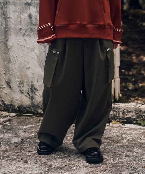 shiki tokyo(シキトウキョウ)の「M-90 Military Wide Cargo Pants / M-90 ミリタリーワイドカーゴパンツ(カーゴパンツ・メンズ・ブラック/カーキ・SMALL/MEDIUM/LARGE)」の7枚目の写真