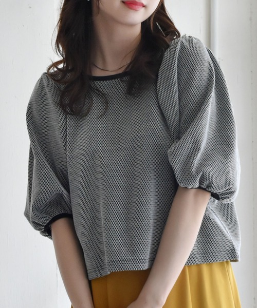 RETRO GIRL(レトロガール)の「ジャガード袖パフTee(Tシャツ/カットソー・レディース・イエロー/ブルー/ブラック・FREE)」の1枚目の写真