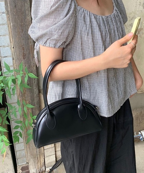 Dalfwin(ダールフィン)の「2WAYミニラウンドショルダーバッグ(ショルダーバッグ・レディース・ブラック/アイボリー・ONE SIZE)」の8枚目の写真