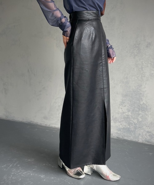 &g'aime（アンジェム）の「【&g’aime】センタースリットレザータイトスカート（スカート・レディース・ブラック/ブルー/グレイッシュベージュ・FREE）」の11枚目の写真