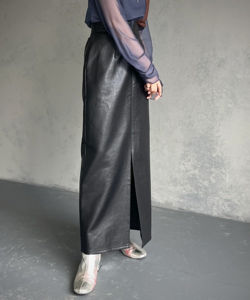 &g'aime（アンジェム）の「【&g’aime】センタースリットレザータイトスカート（スカート・レディース・ブラック/ブルー/グレイッシュベージュ・FREE）」の10枚目の写真