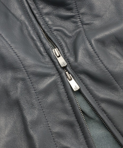 Omar Afridi(オマールアフリディ)の「PLEATED LEATHER HOODIE(ブルゾン・メンズ・ブラック/グレー・48)」の7枚目の写真