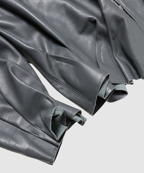 Omar Afridi(オマールアフリディ)の「PLEATED LEATHER HOODIE(ブルゾン・メンズ・ブラック/グレー・48)」の3枚目の写真
