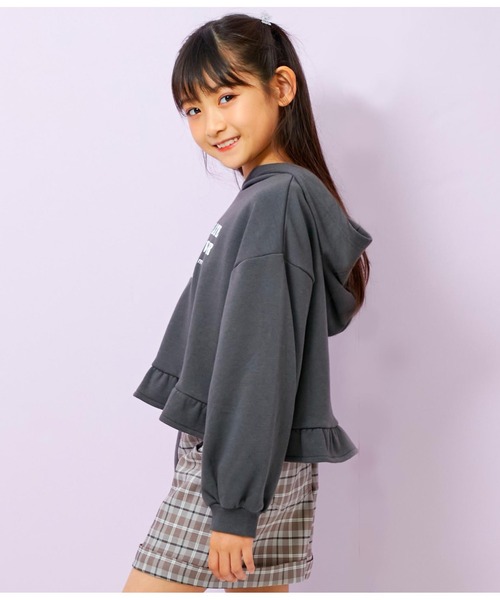 ANAP kids（アナップキッズ）の「裏毛裾フリルフーディー（パーカー・キッズ・サックスブルー/ラベンダー/スミクロ・130cm/110cm/120cm）」の5枚目の写真