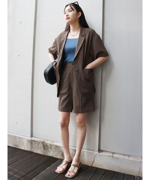 MURUA(ムルーア)の「タックハーフパンツ(スラックス・レディース・ブラック/ブラウン・2/1)」の12枚目の写真