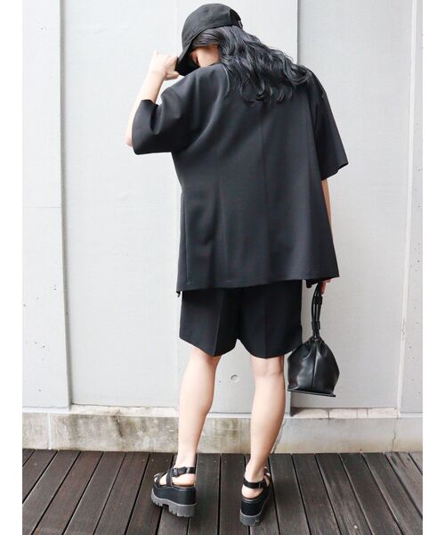 MURUA(ムルーア)の「タックハーフパンツ(スラックス・レディース・ブラック/ブラウン・2/1)」の15枚目の写真