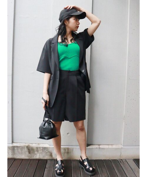 MURUA(ムルーア)の「タックハーフパンツ(スラックス・レディース・ブラック/ブラウン・2/1)」の16枚目の写真