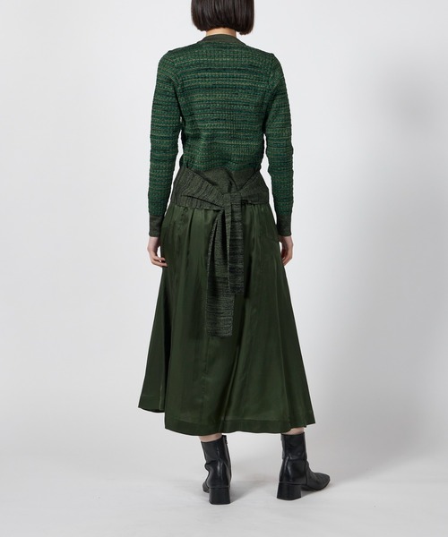 TOGA(トーガ)の「TOGA Cupra satin skirt(スカート・レディース・ブラック/グリーン・38/36)」の19枚目の写真