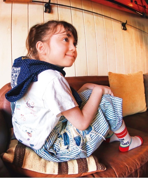 DENIM DUNGAREE（デニムダンガリー）の「ビンテージトンプキン天竺 LOVE Tシャツ（Tシャツ/カットソー・キッズ・ホワイト・120）」の2枚目の写真