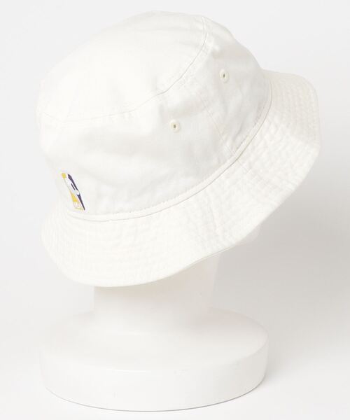 NEW ERA(ニューエラ)の「NEW ERA/ニューエラ ハット バケット01 NBA Bucket Hat ロサンゼルス・レイカーズ クロームホワイト 13515813(ハット・メンズ・ホワイト×パープル・S/M/M/L)」の2枚目の写真