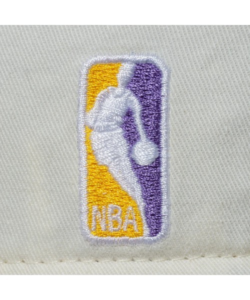 NEW ERA(ニューエラ)の「NEW ERA/ニューエラ ハット バケット01 NBA Bucket Hat ロサンゼルス・レイカーズ クロームホワイト 13515813(ハット・メンズ・ホワイト×パープル・S/M/M/L)」の6枚目の写真