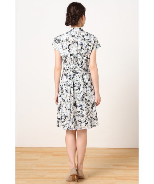 La TOTALITE（ラトータリテ）の「サトウサンコラボ プリントシャツワンピース。（ワンピース・レディース・グレー/ブルー・FREE）」の5枚目の写真