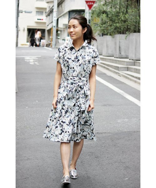 La TOTALITE（ラトータリテ）の「サトウサンコラボ プリントシャツワンピース。（ワンピース・レディース・グレー/ブルー・FREE）」の11枚目の写真